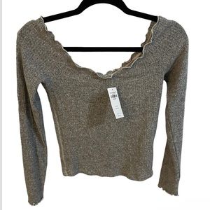 Abercrombie and fitch long sleeve crop top
